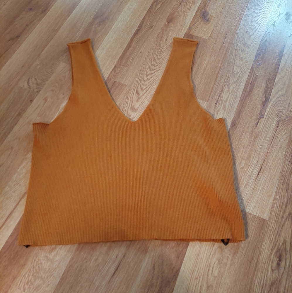 BCBG Paris Cropped Sweater Tank XXL